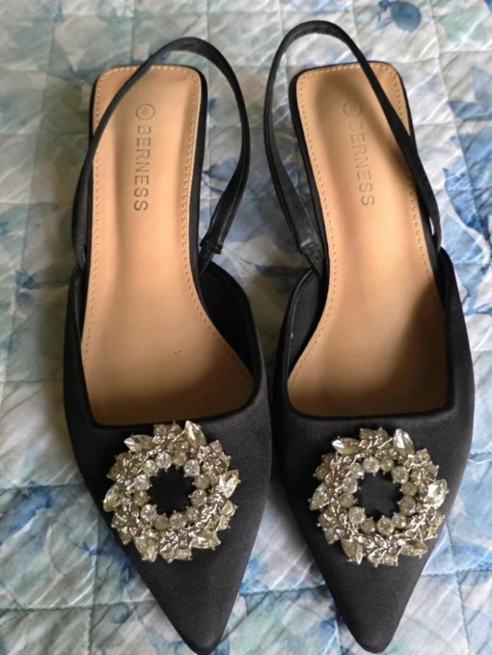 Berness Rhinestone Black Embellished Kitten Heels sz 8